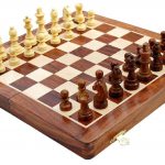 tablero de madera de ajedrez